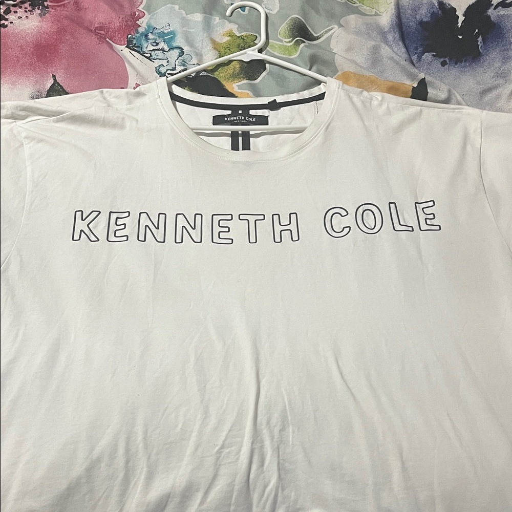 Kenneth Cole White Graphic Tee